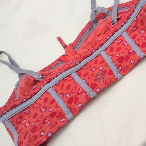 Front Zip sport bra in Pebbles print, size M. EUC - Picture 2 of 6